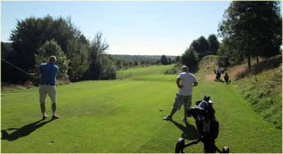 Hole 7, met een bocht naar rechts