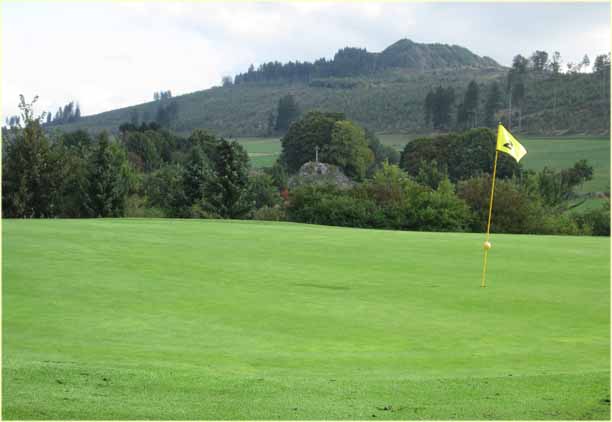 Hole 2 van de Golfclub Brilon