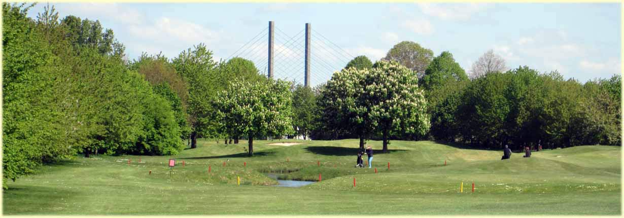 Hole 2 op de M�hlenhof Golf und Country Club.